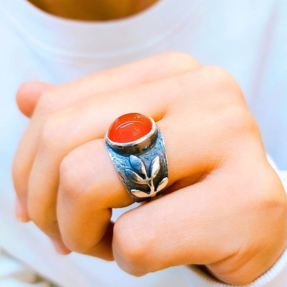 Karneol-Achat-Ring mit besonderem Design – OTS1175