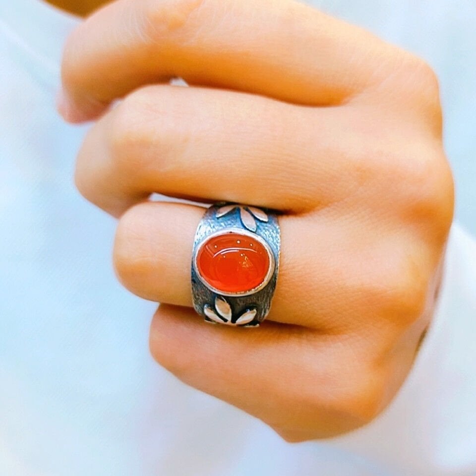 Karneol-Achat-Ring mit besonderem Design – OTS1175