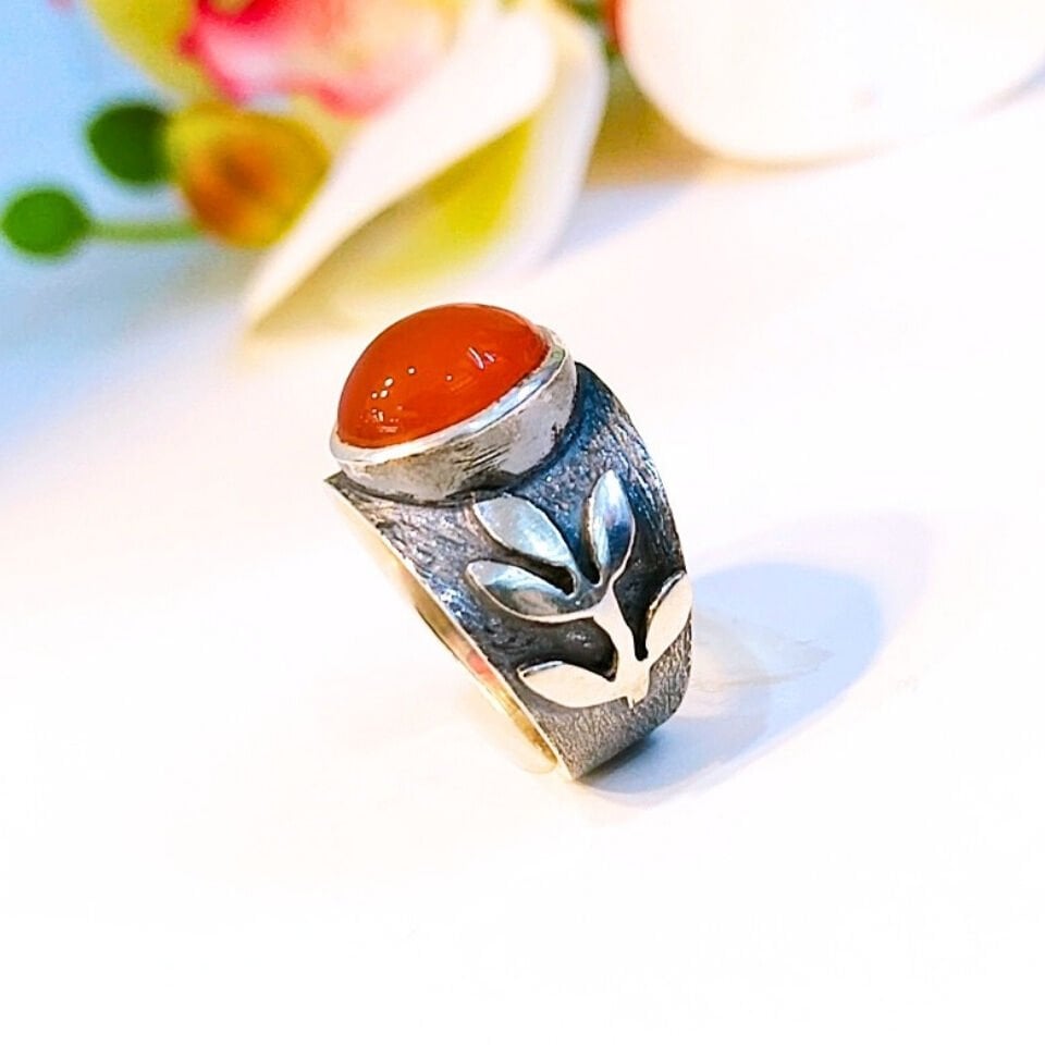 Karneol-Achat-Ring mit besonderem Design – OTS1175