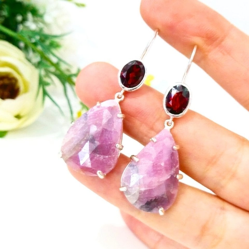 pembe safir doğal taş küpe