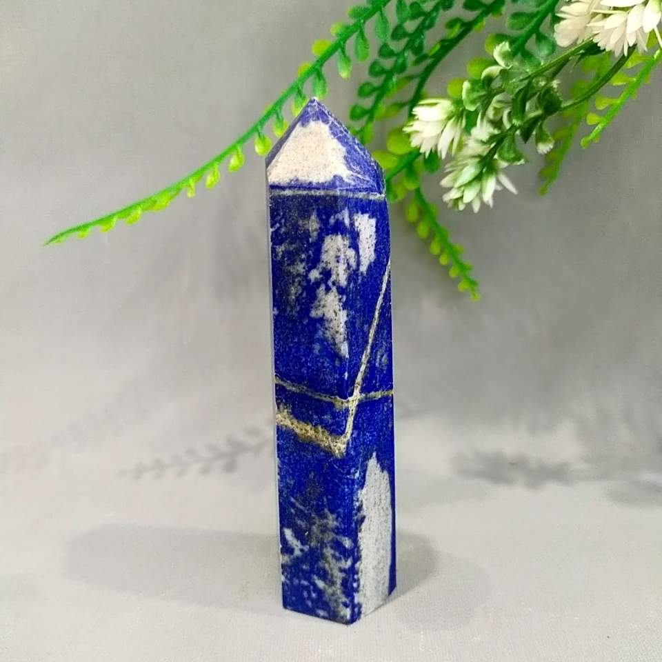 lapis lazuli doğal taş kule 192 gr