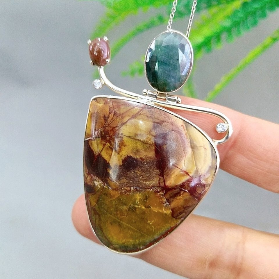 ağaç opal, zümrüt ve turmalin özel tasarım gümüş kolye