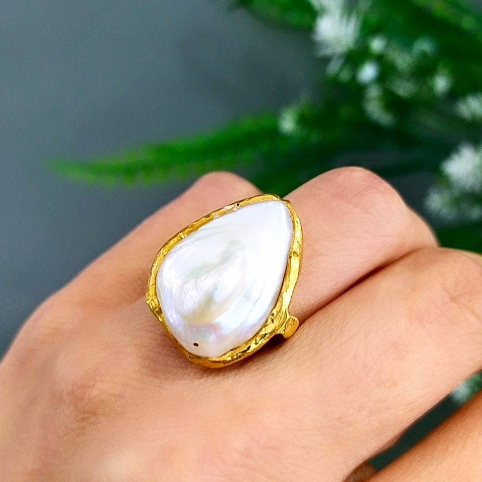 Barockperlenring mit besonderem Design