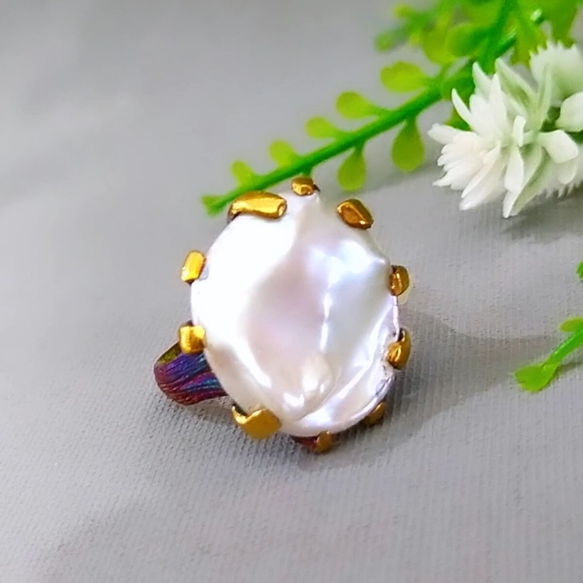 Barockperlenring mit besonderem Design