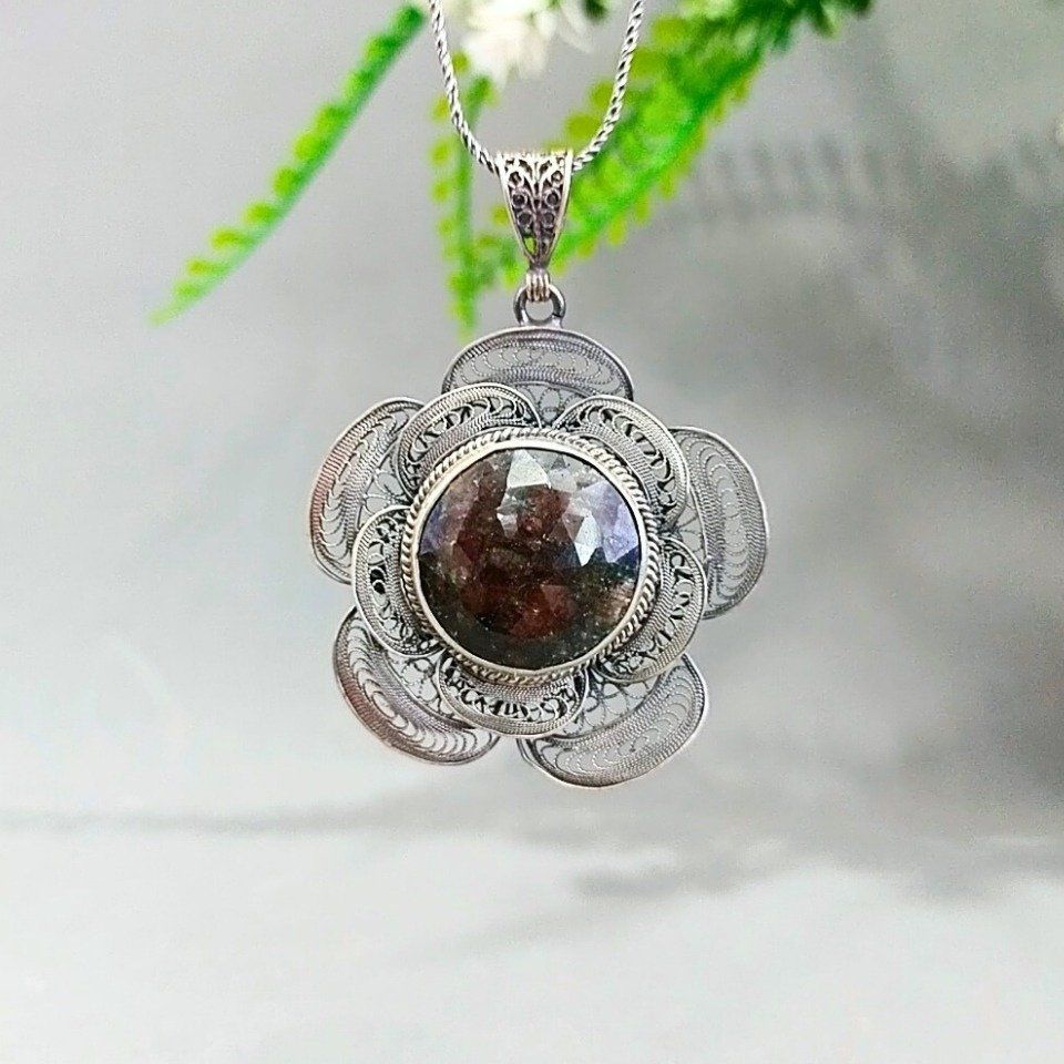 Özel Tasarım Zümrüt Taşı Kolye Z04