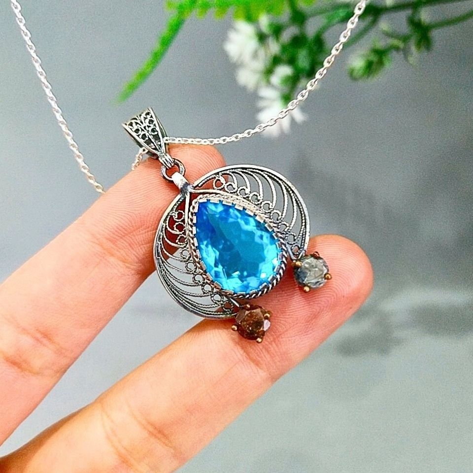 Özel Tasarım Mavi Topaz ve Safir Taşı Kolye