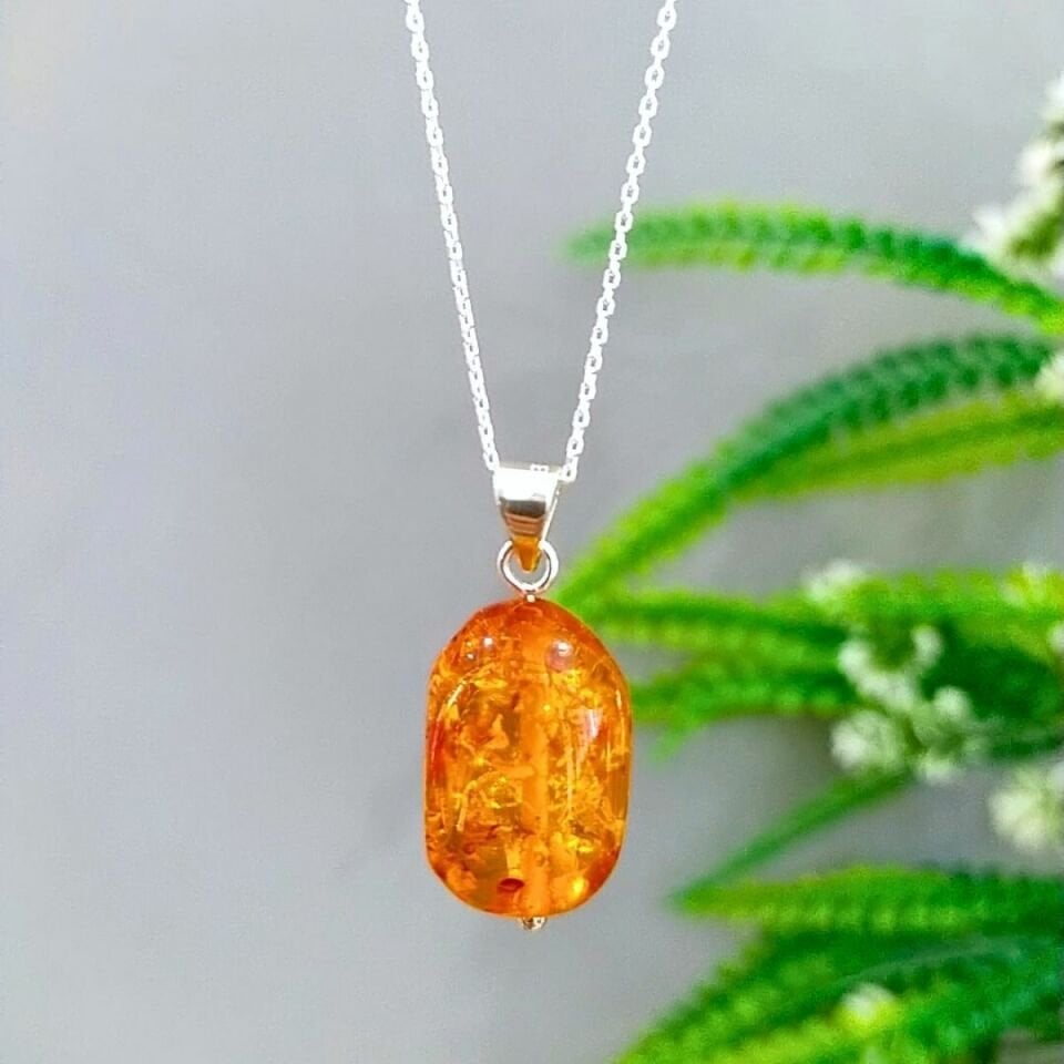 Kehribar Taşı Damla Kolye