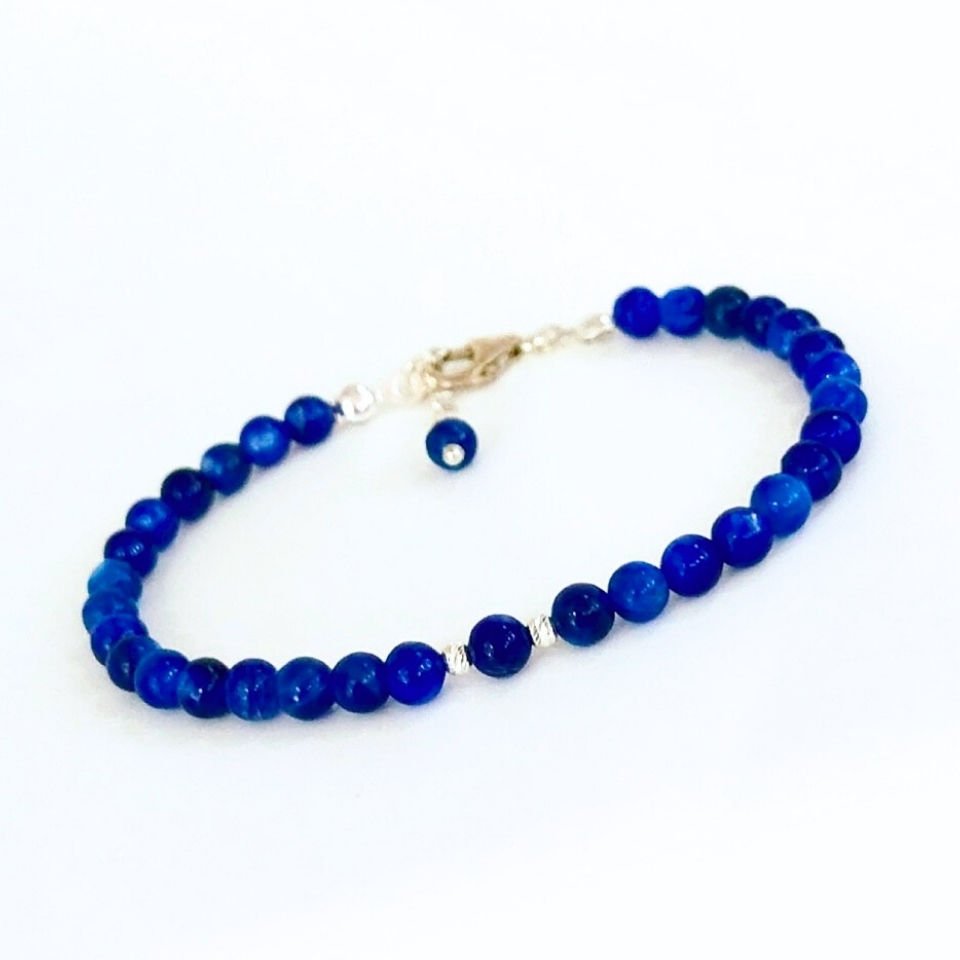 Kyanit-Stein, spezielles Design, Natursteinarmband