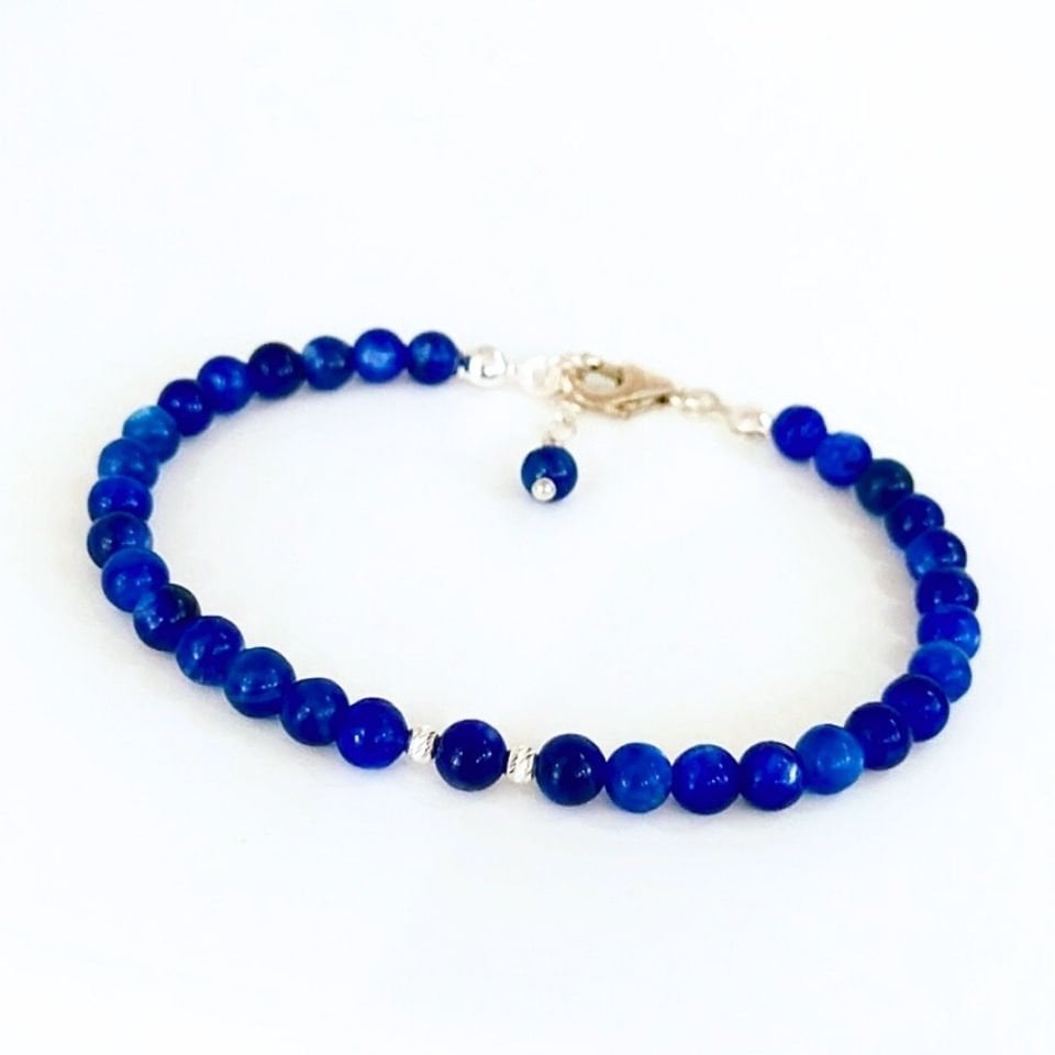 Kyanit-Stein, spezielles Design, Natursteinarmband