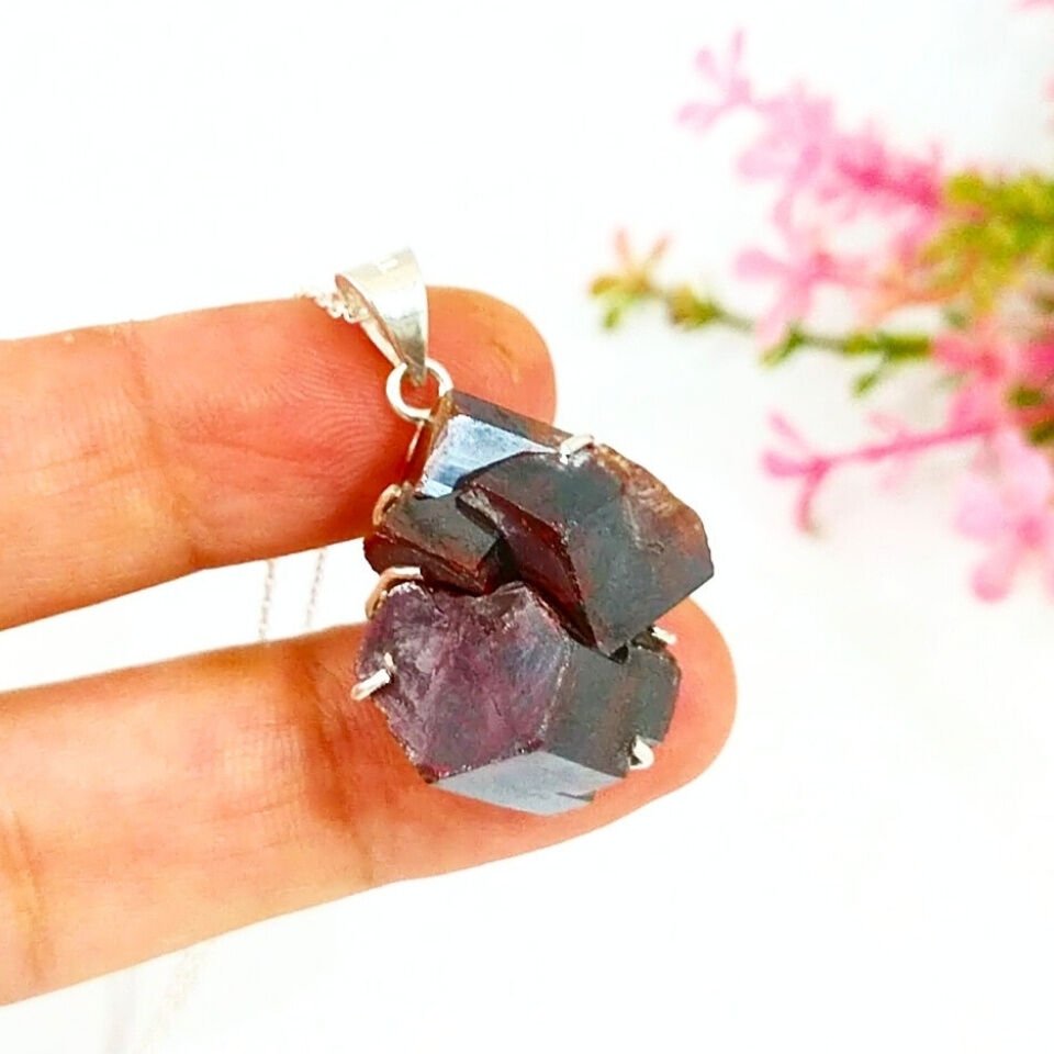 Vanadinite Stone Special Design Necklace – TSR1361