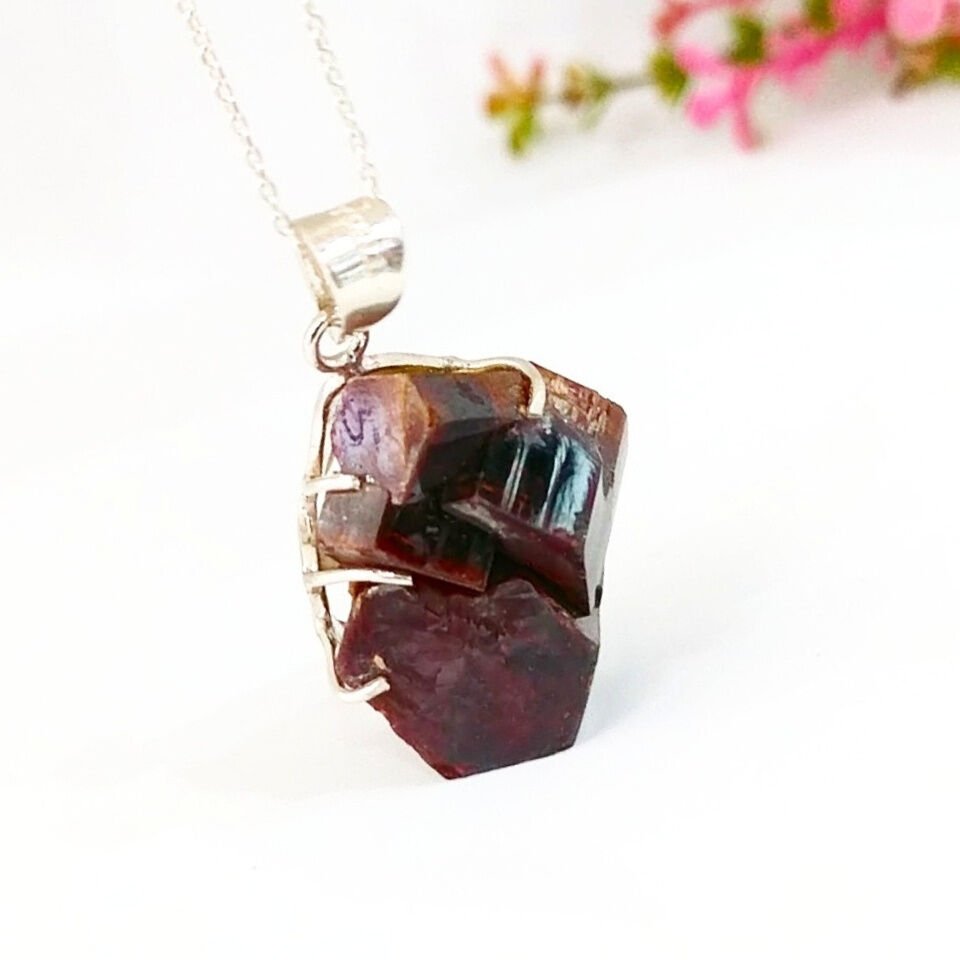 Vanadinite Stone Special Design Necklace – TSR1361