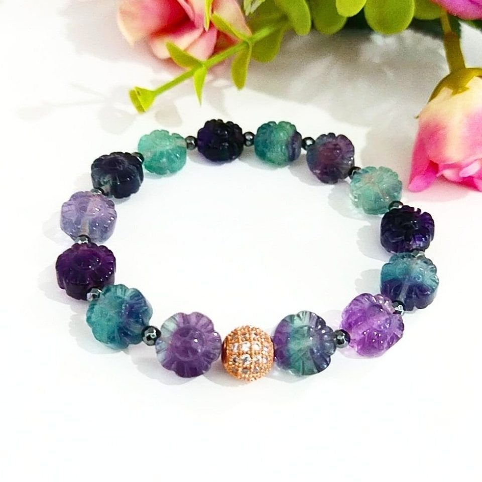 Fluorit-Schnitzerei-Natursteinarmband