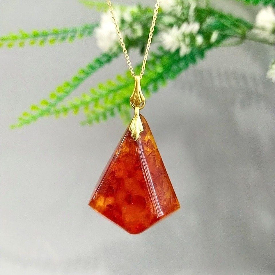Antique Amber Pendant A02