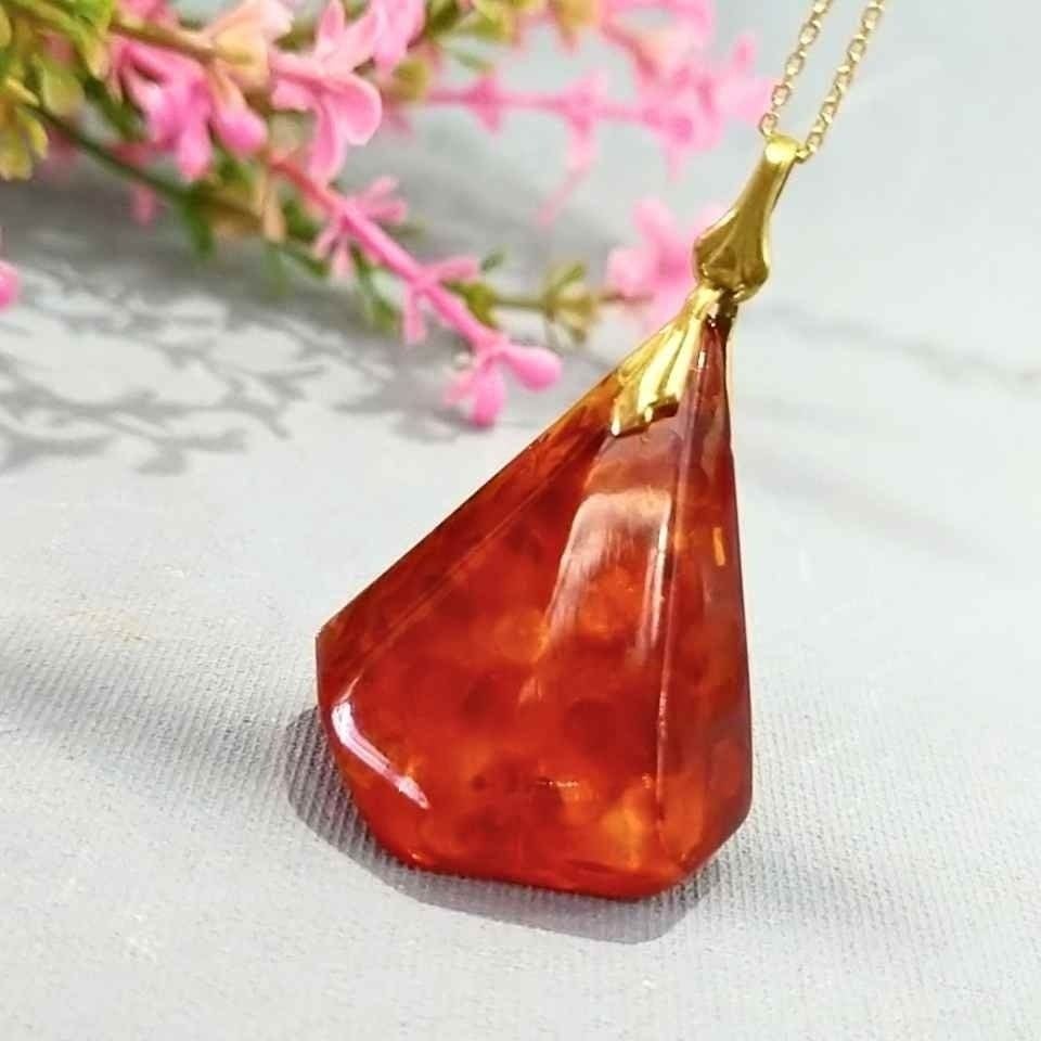 Antique Amber Pendant A02