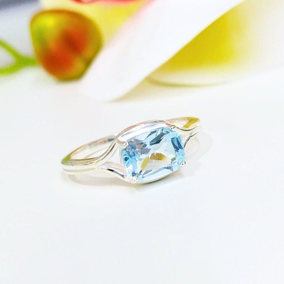 Blue Topaz Special Design Ring - OTS1136