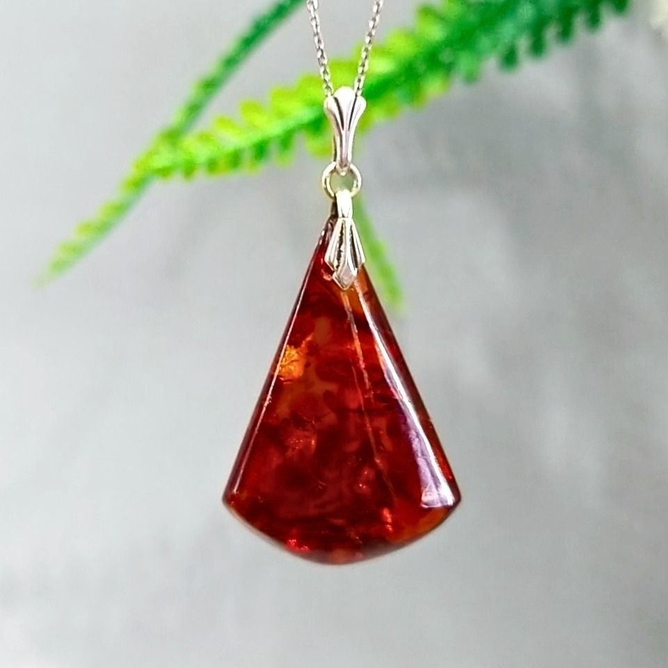 Antique Amber Pendant A12