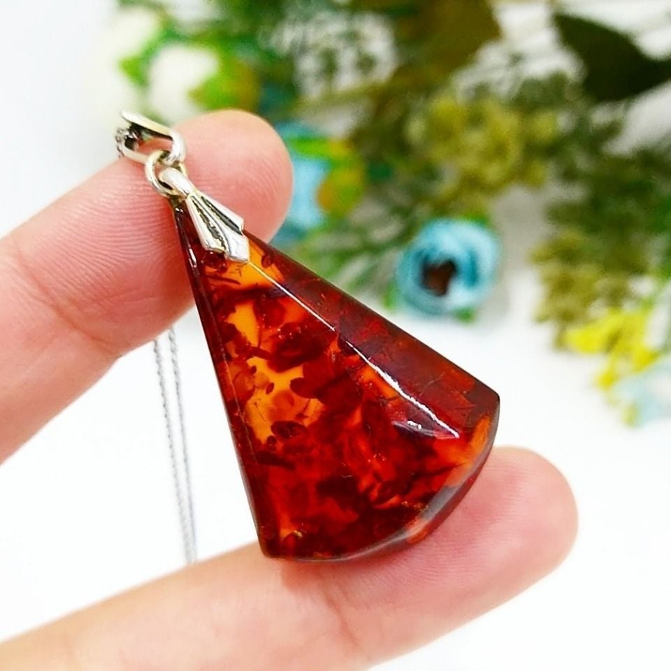 Antique Amber Pendant A12