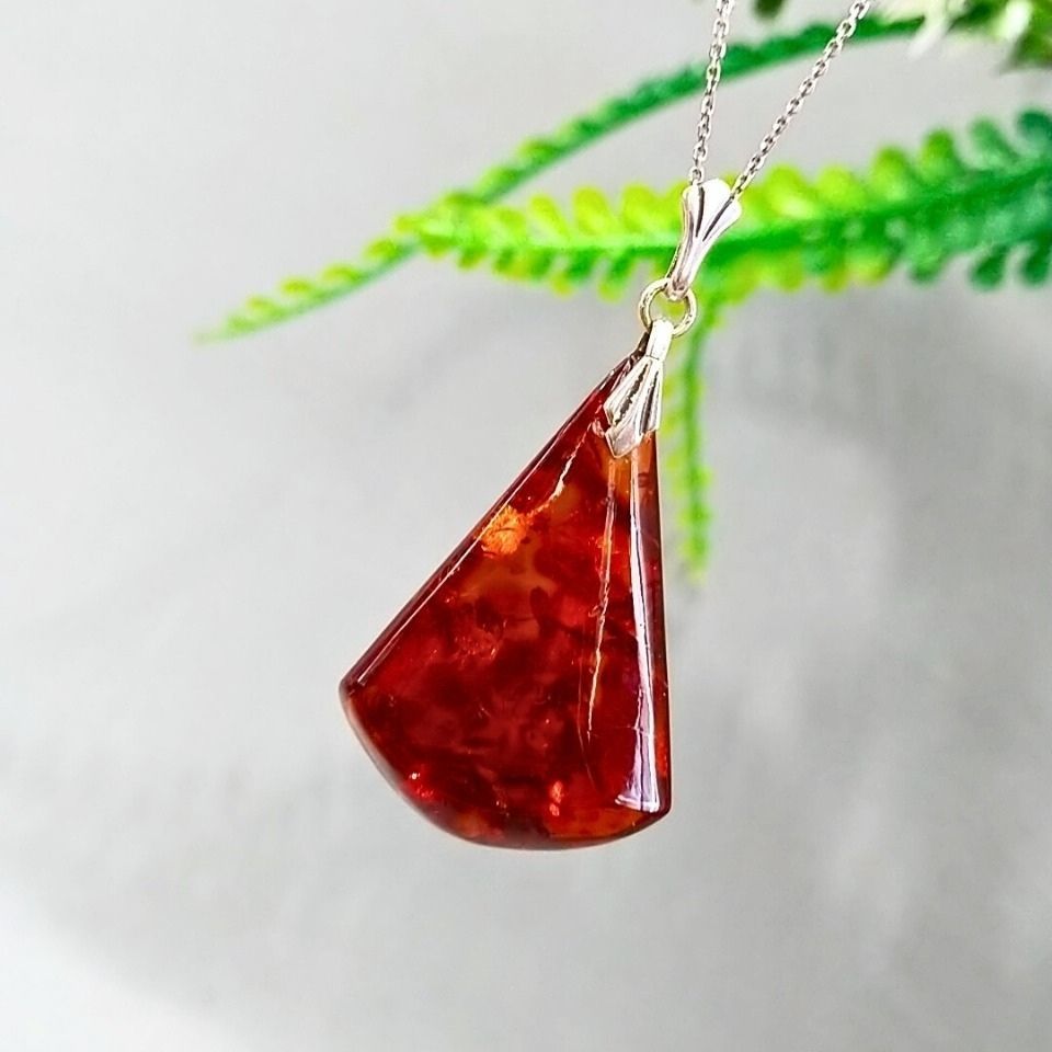 Antique Amber Pendant A12