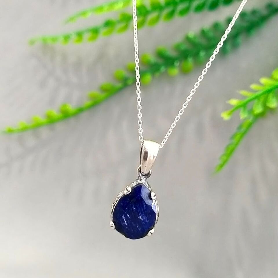 Safir Taşı Kolye