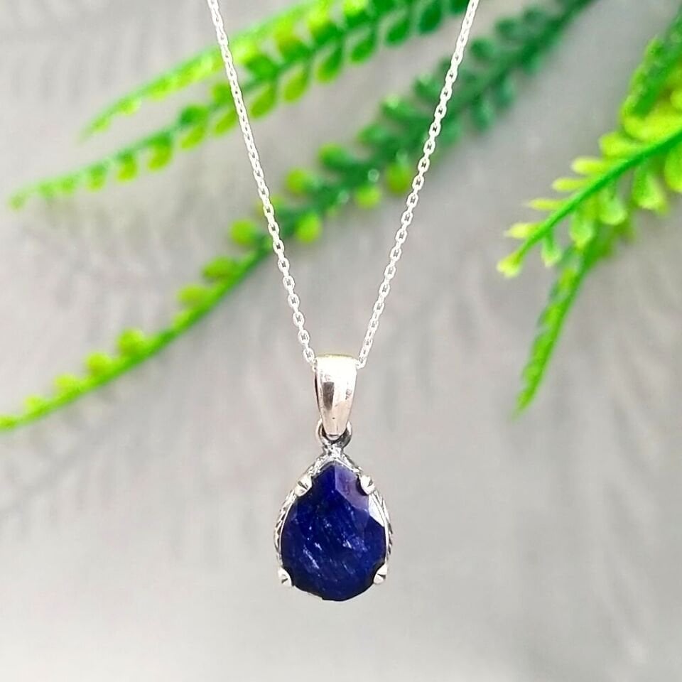 Safir Taşı Kolye