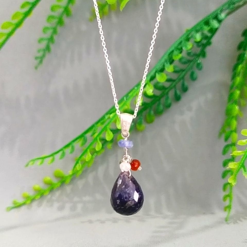 Safir Taşı Kolye