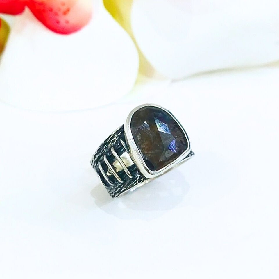 Natural Sapphire Stone Special Design Ring - OTS1160