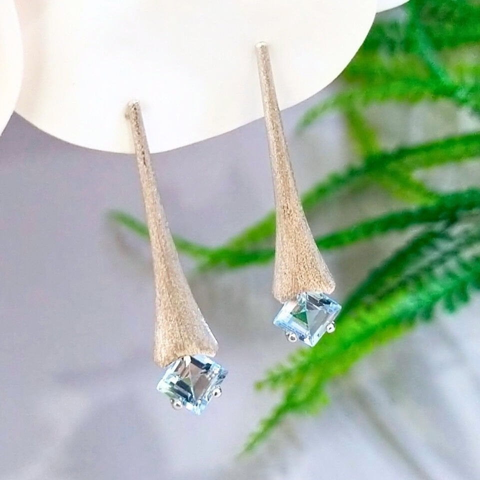 Mavi Topaz Özel Tasarım Küpe - KP979