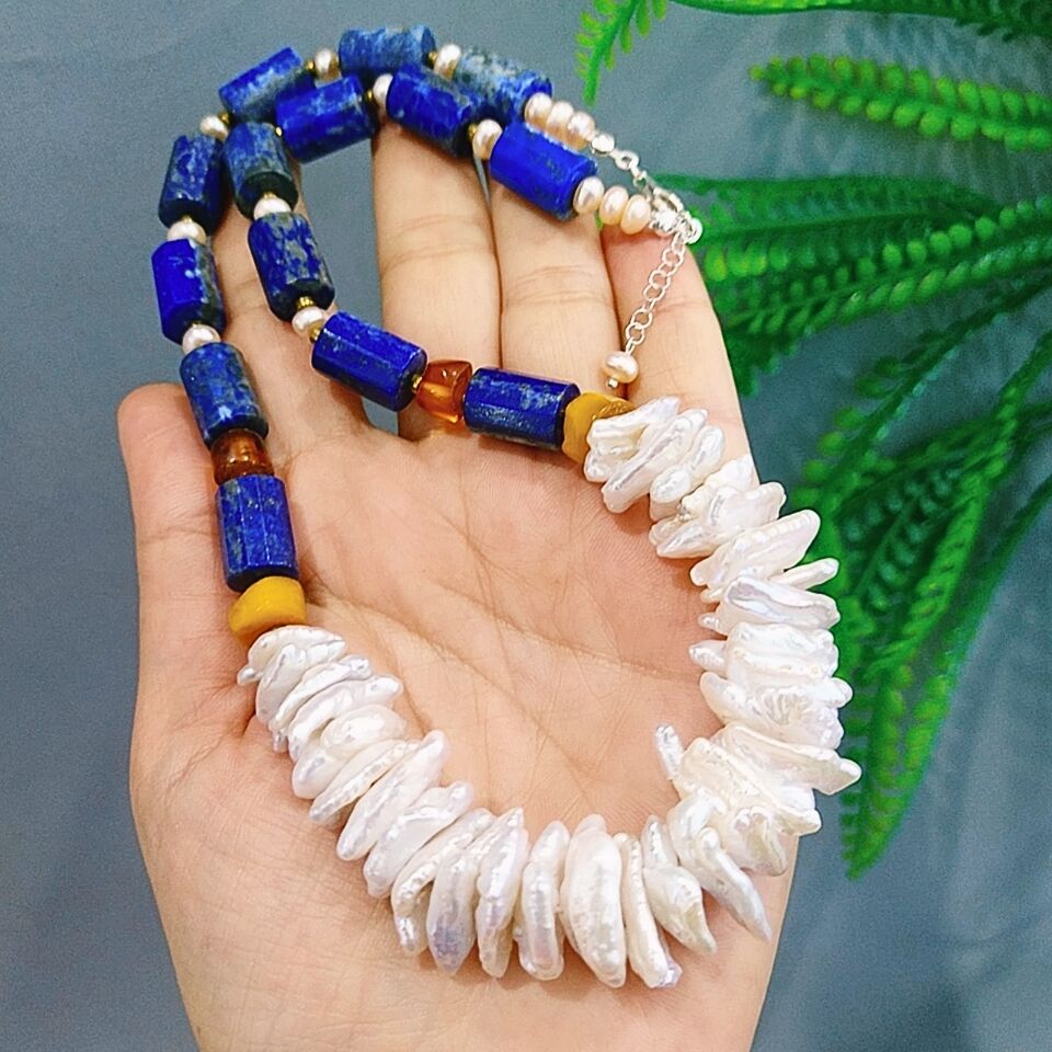 Halskette mit barocker Perlen-Lapis-Design