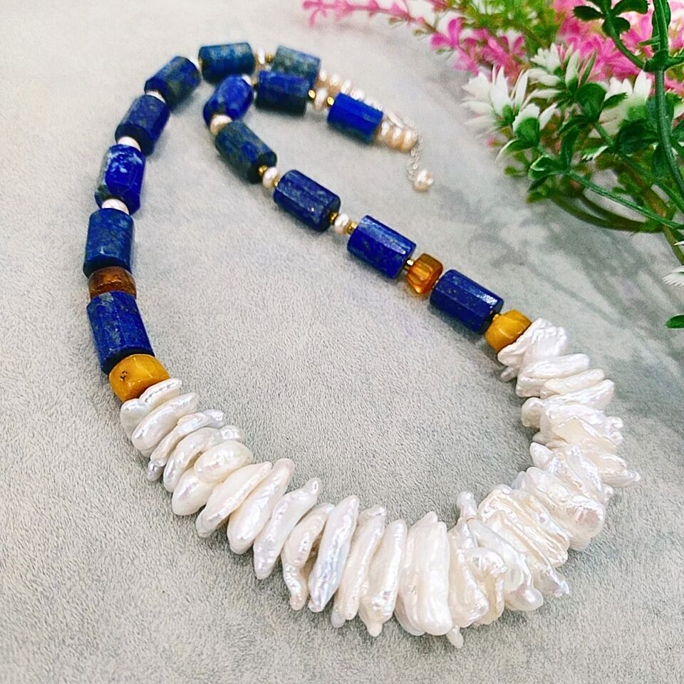 Halskette mit barocker Perlen-Lapis-Design