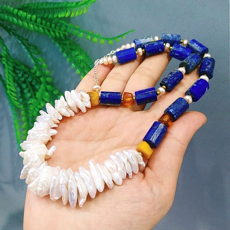 Halskette mit barocker Perlen-Lapis-Design