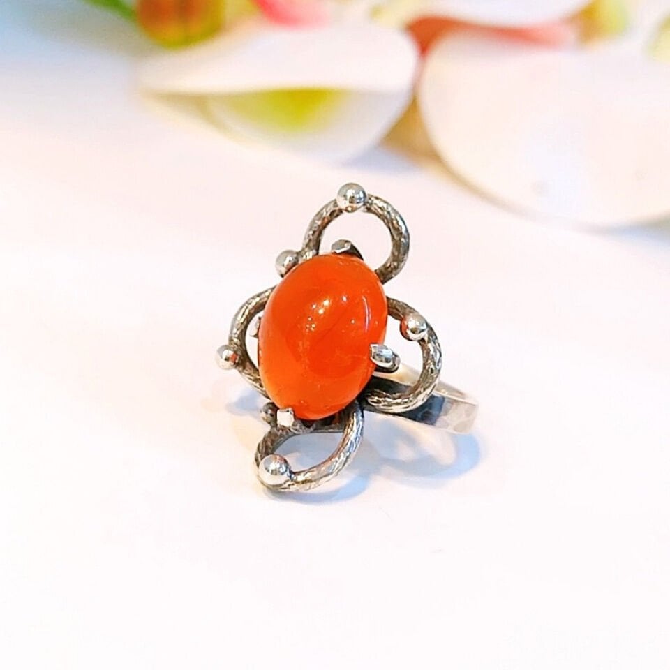 Karneol-Achat-Ring mit besonderem Design – OTS1176