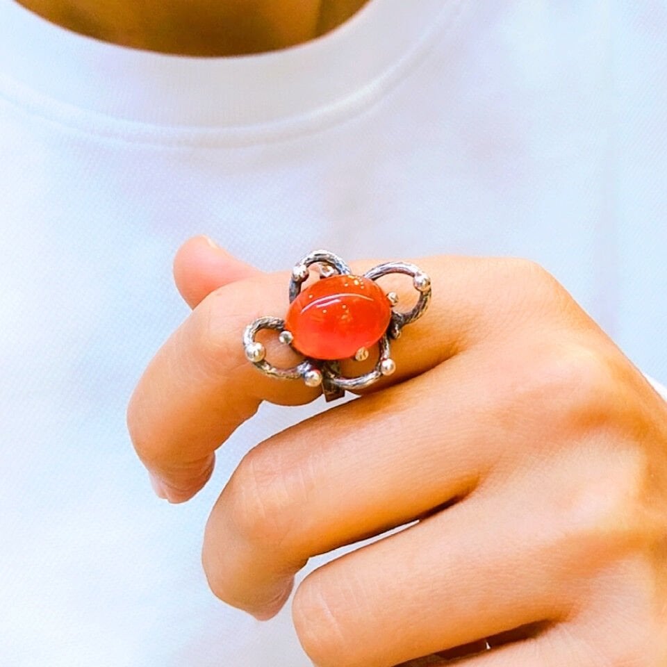 Karneol-Achat-Ring mit besonderem Design – OTS1176