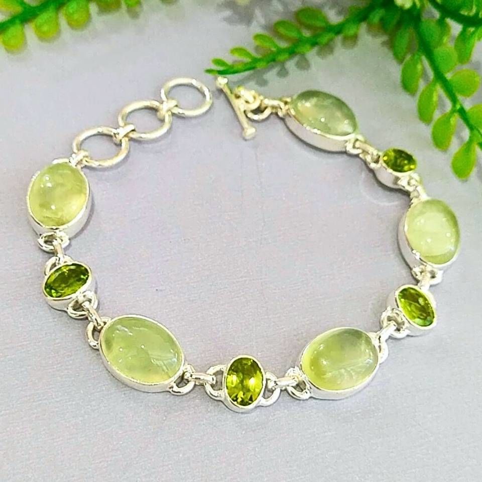 Armband mit Prinayt- und Zebercet-Steinen im Sonderdesign