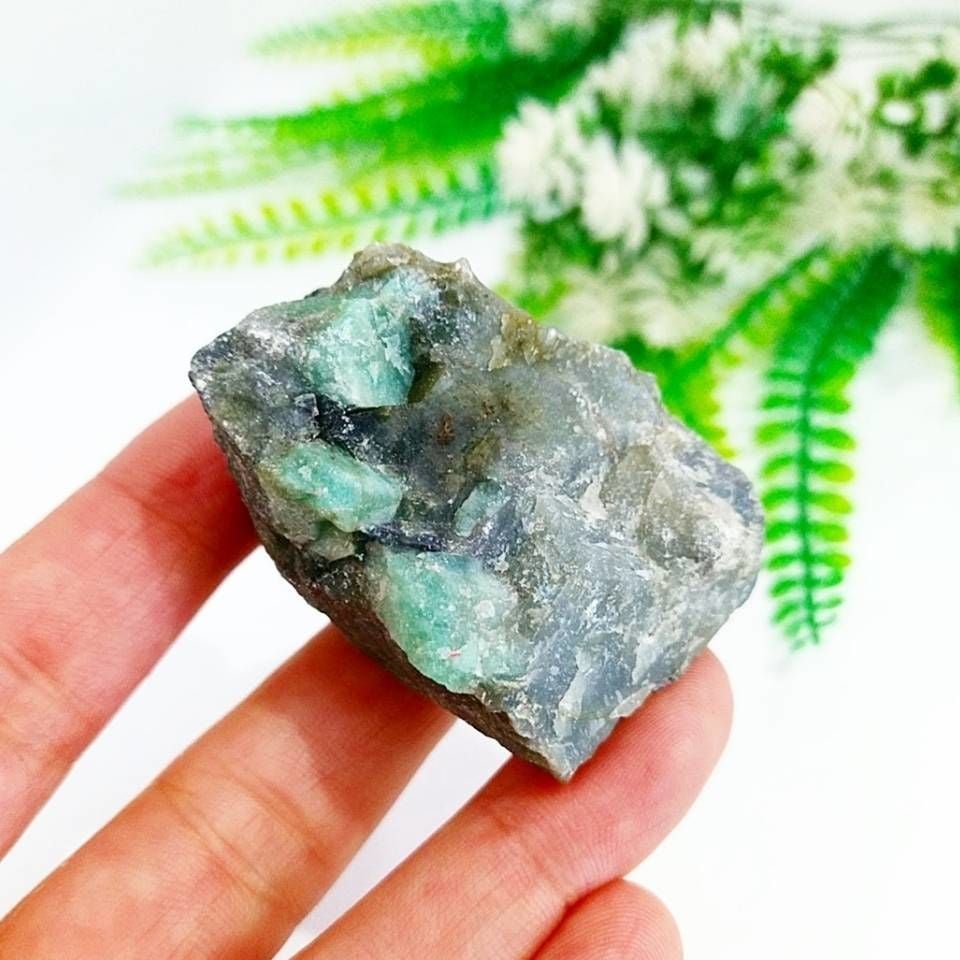 Biotite Zümrüt Doğal Taş Kütle - MNR1018