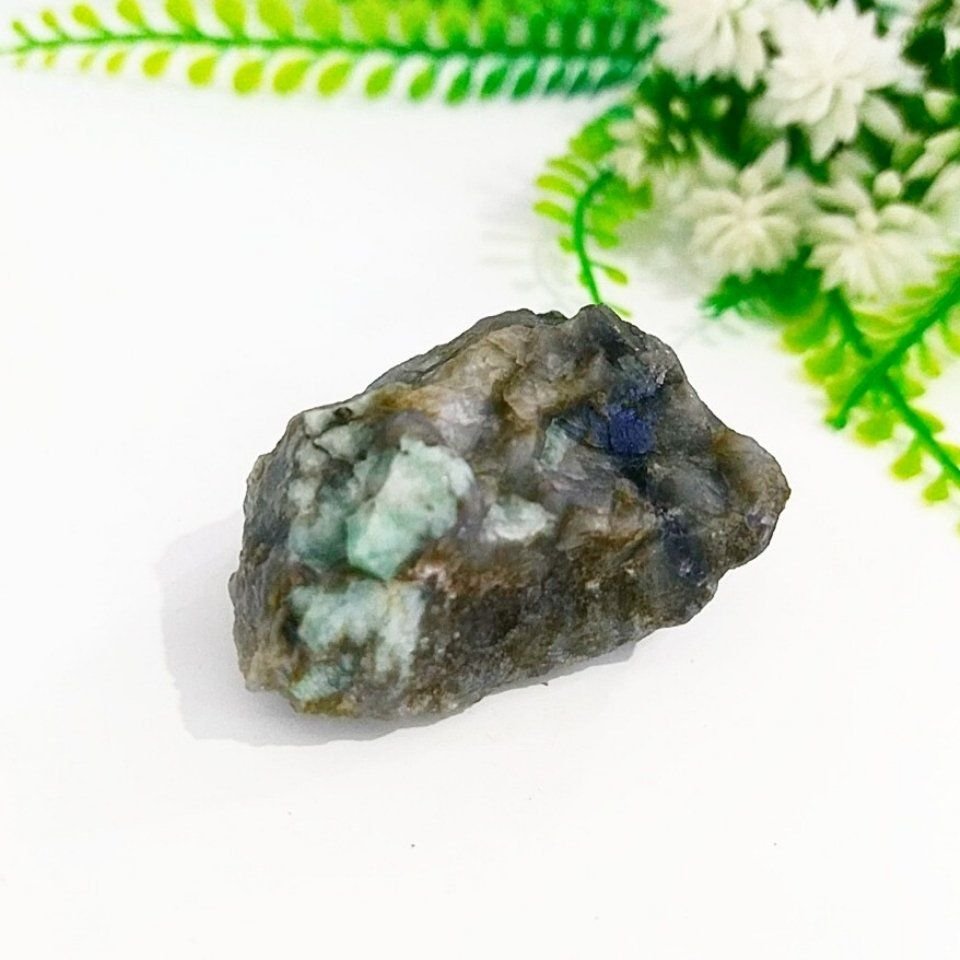 Biotite Zümrüt Doğal Taş Kütle - MNR1020