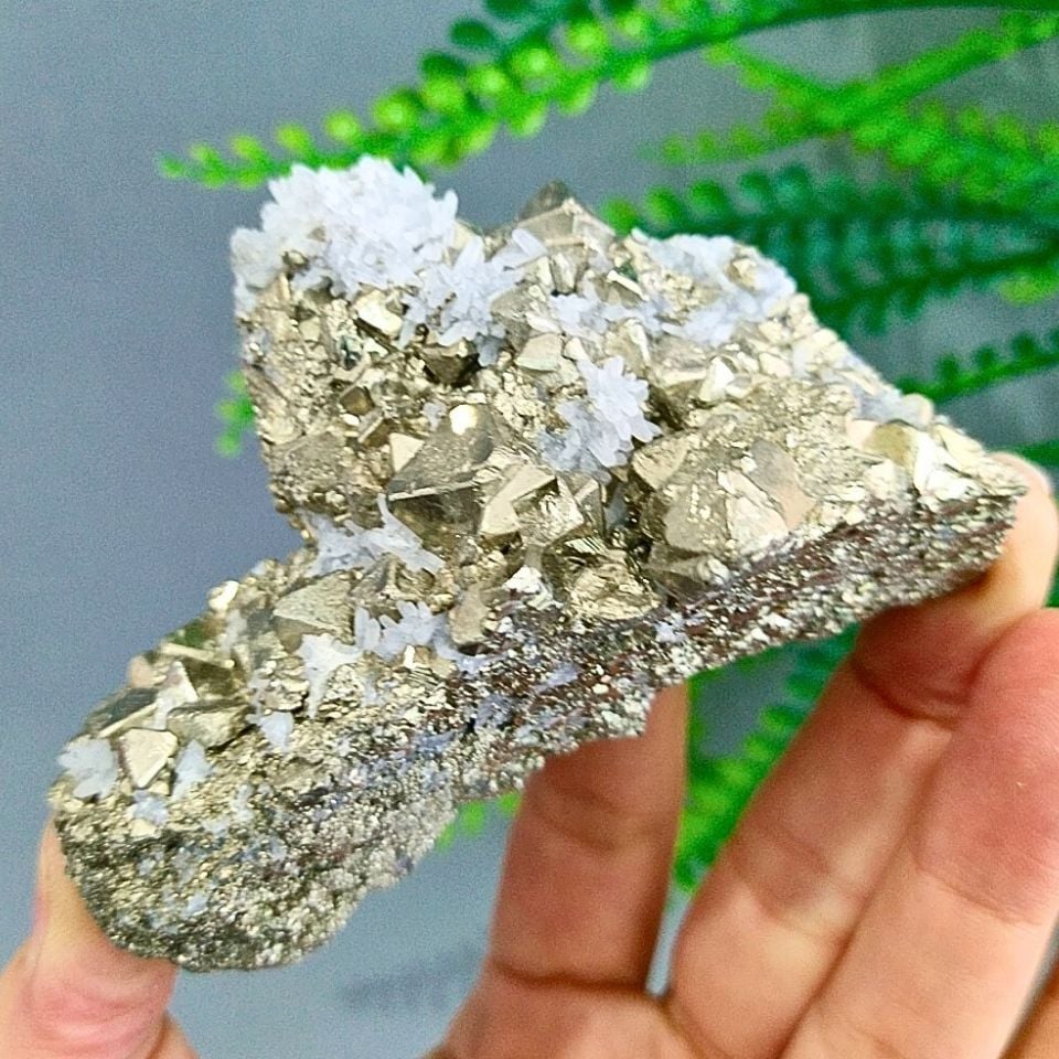 Pyrite Quartz Crystal Natural Stone Mass