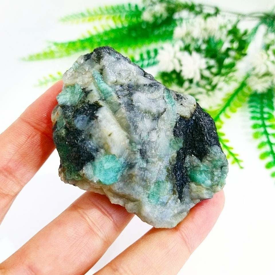 Biotite Zümrüt Doğal Taş Kütle - MNR1022