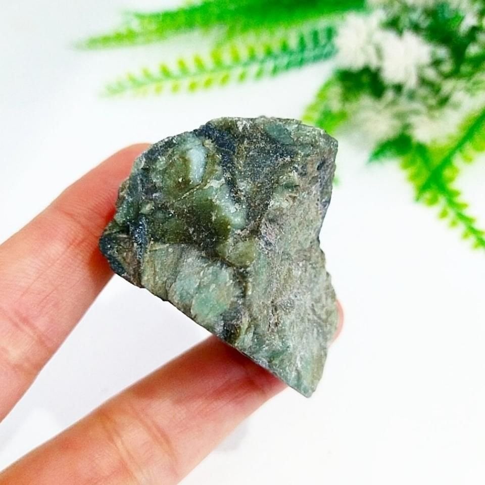 Biotite Zümrüt Doğal Taş Kütle - MNR1023