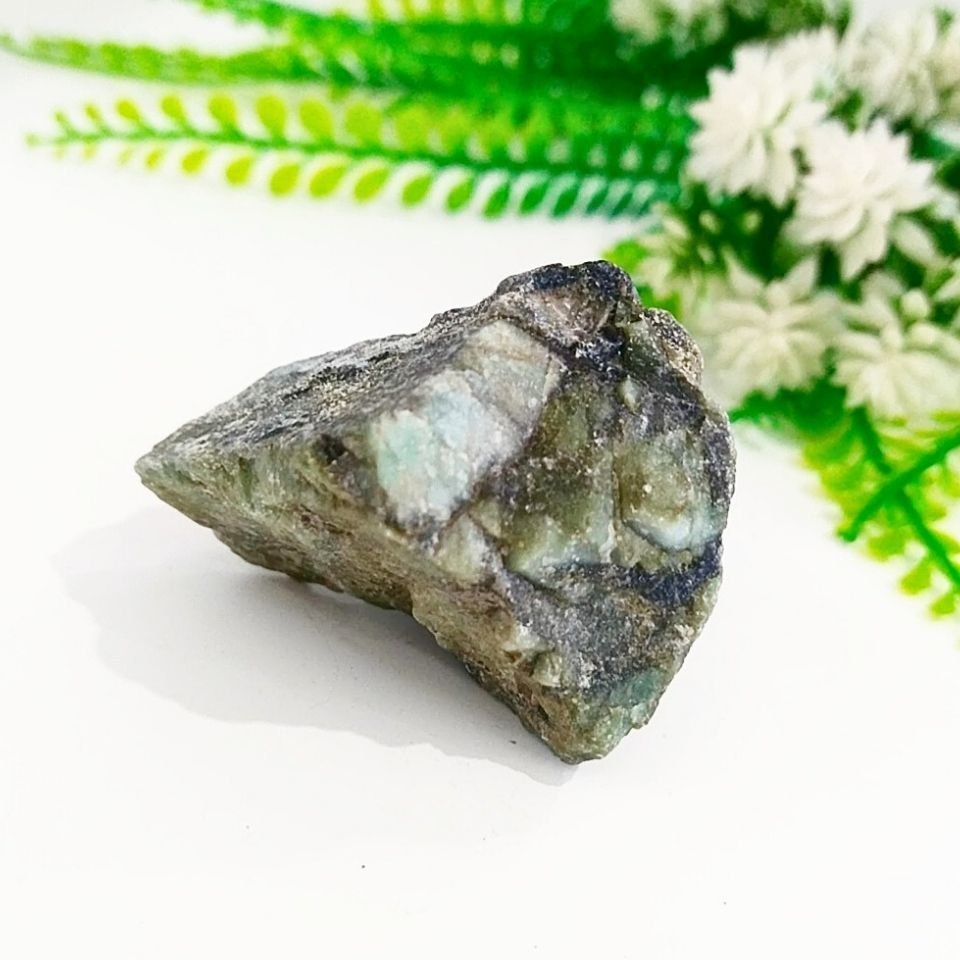 Biotite Zümrüt Doğal Taş Kütle - MNR1023