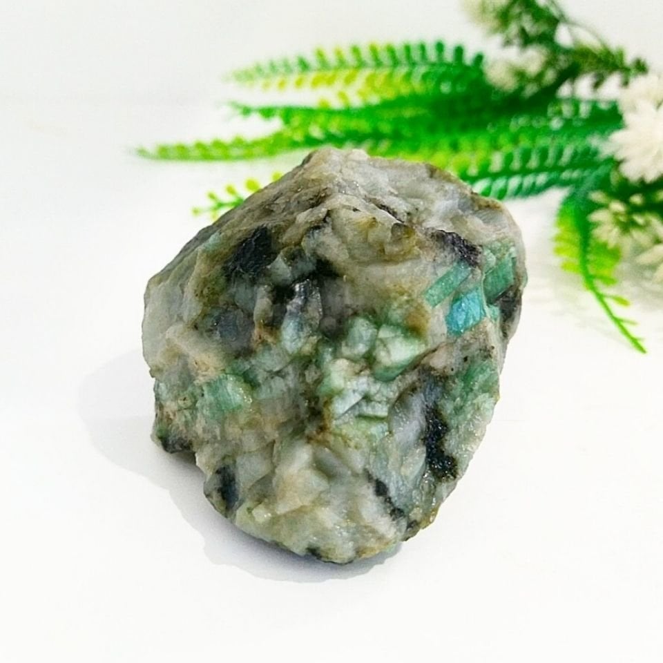 Biotite Zümrüt Doğal Taş Kütle - MNR1026