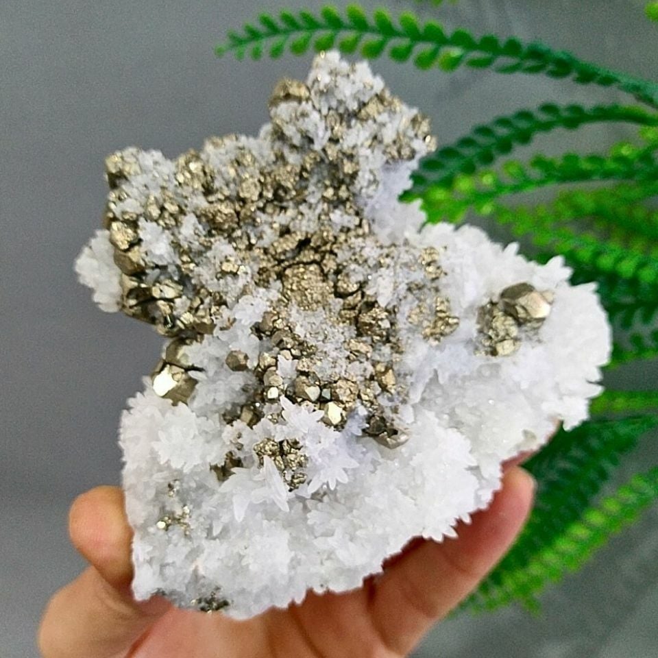Pyrite Quartz Crystal Natural Stone Mass