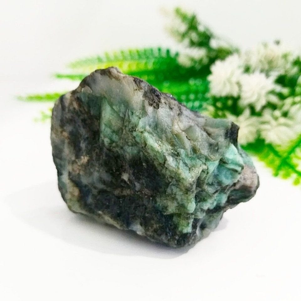 Biotite Zümrüt Doğal Taş Kütle - MNR1029