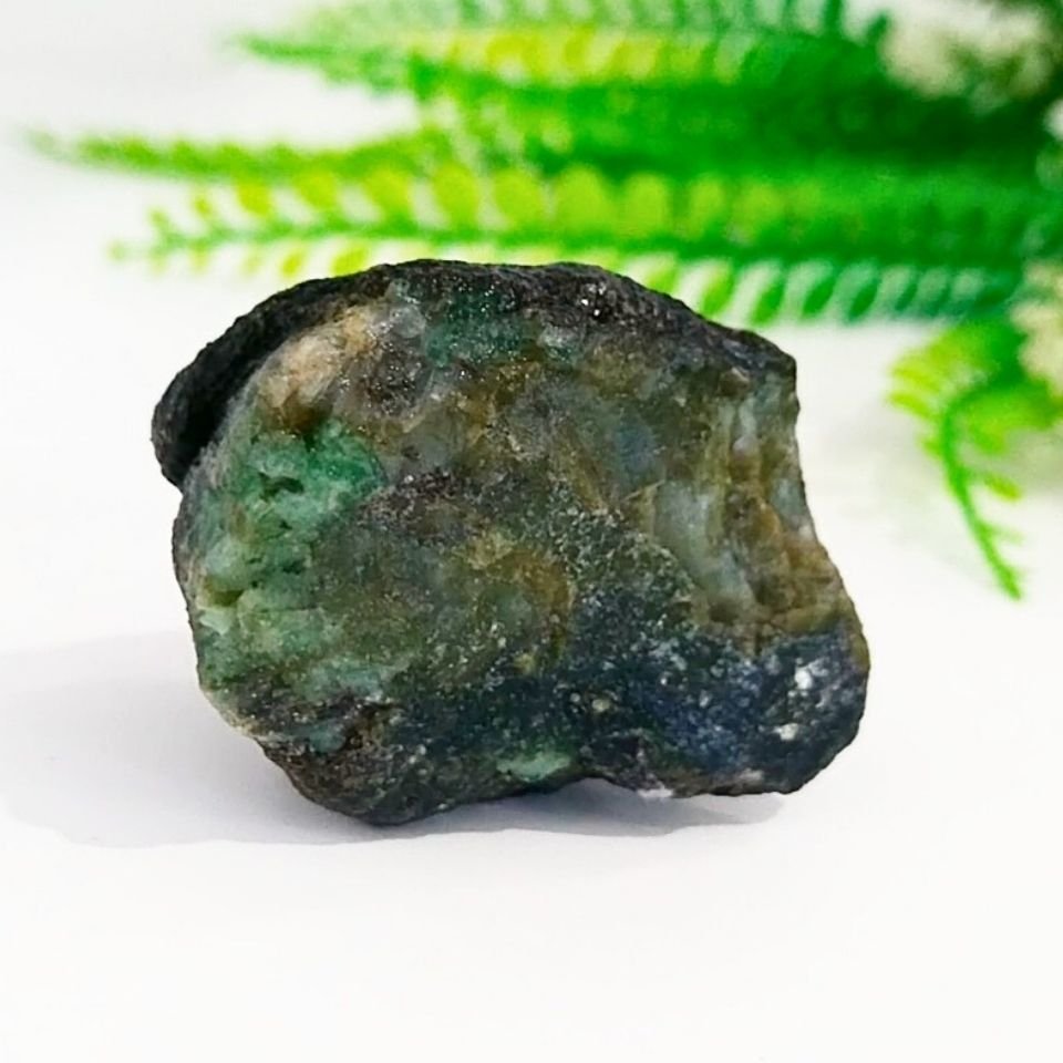 Biotite Zümrüt Doğal Taş Kütle - MNR1030