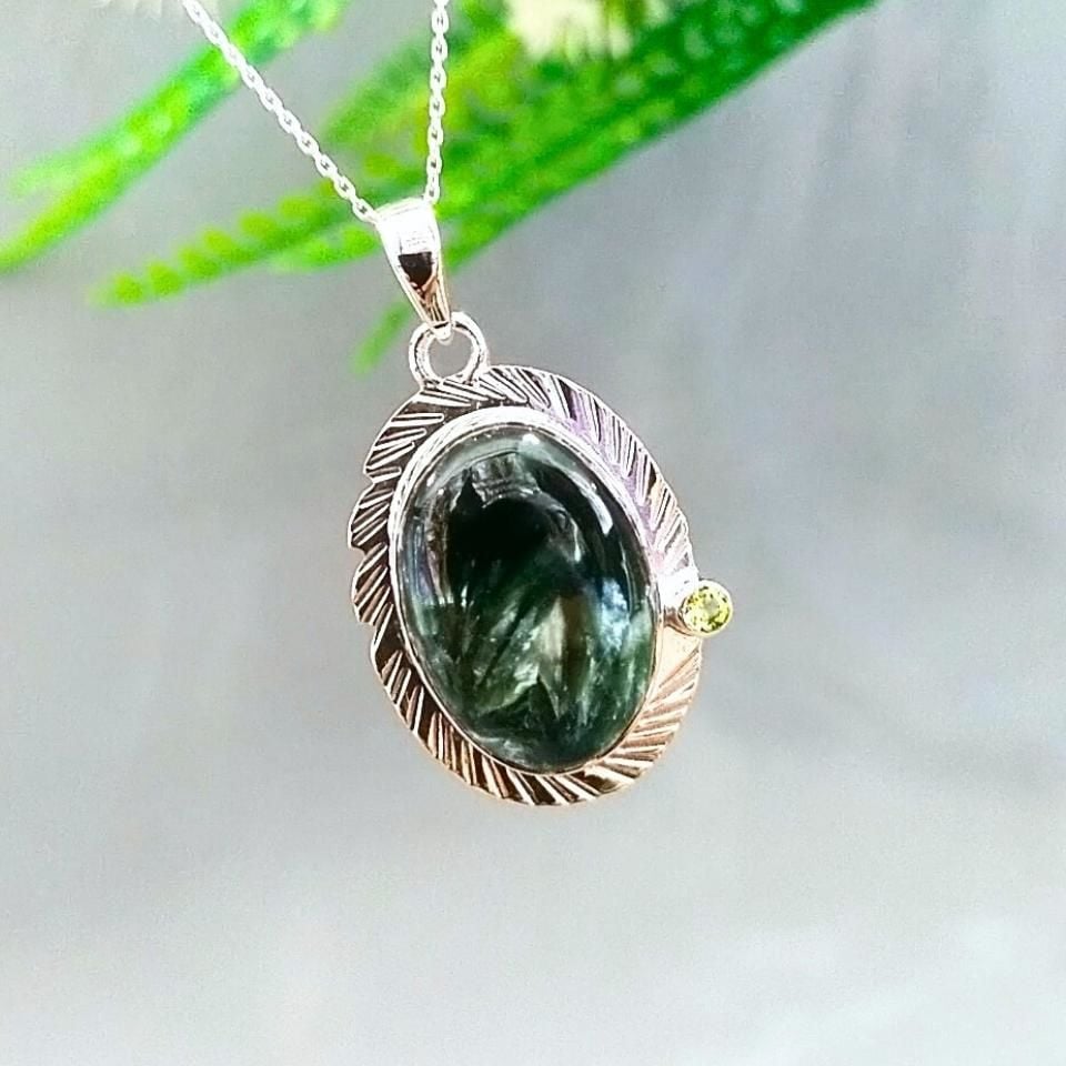 Seraphinite and Chrysolite Stone Special Design Necklace