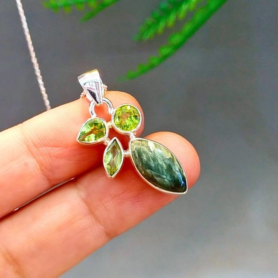 Seraphinite and Chrysolite Stone Special Design Necklace