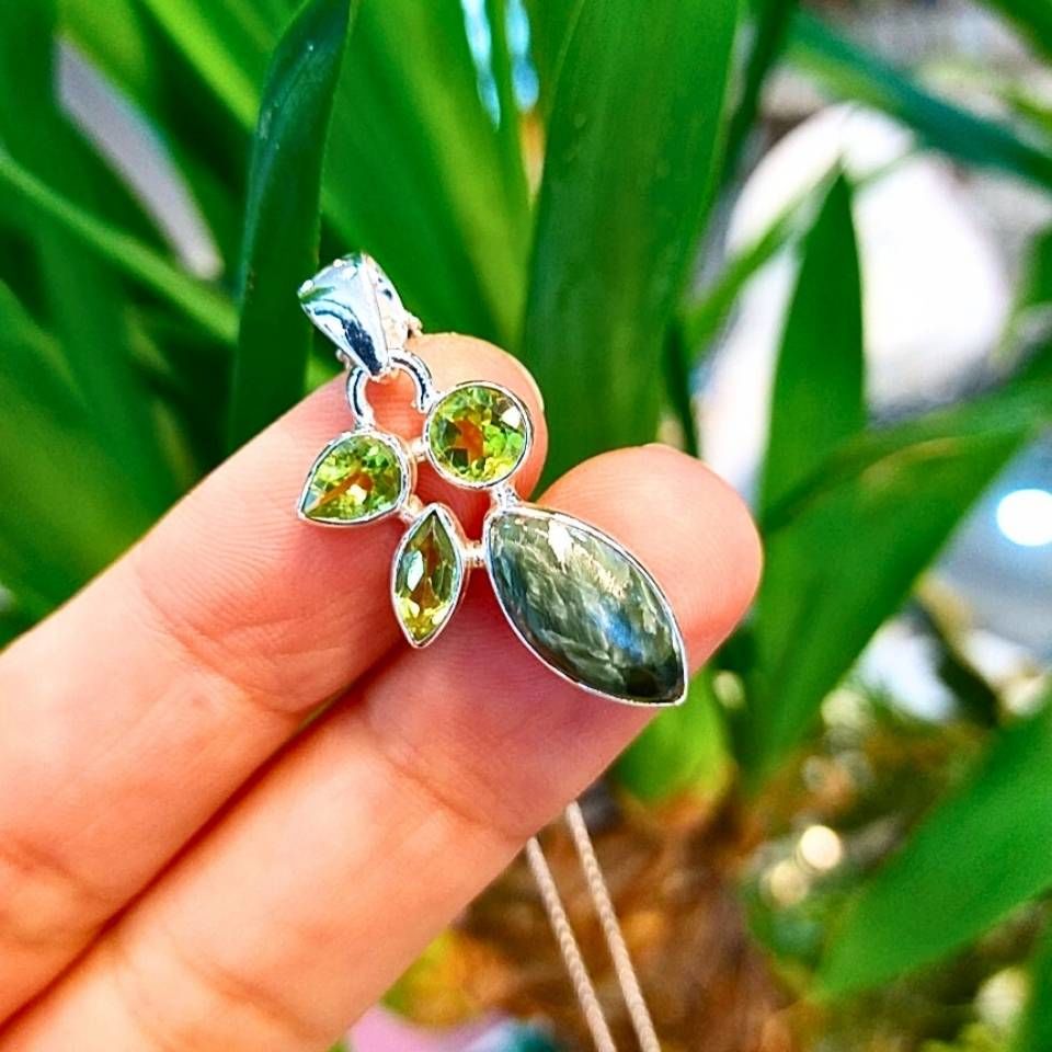Seraphinite and Chrysolite Stone Special Design Necklace