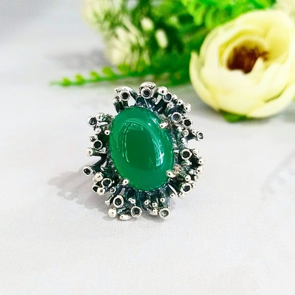Jadestein-Ring mit besonderem Design – OTS997