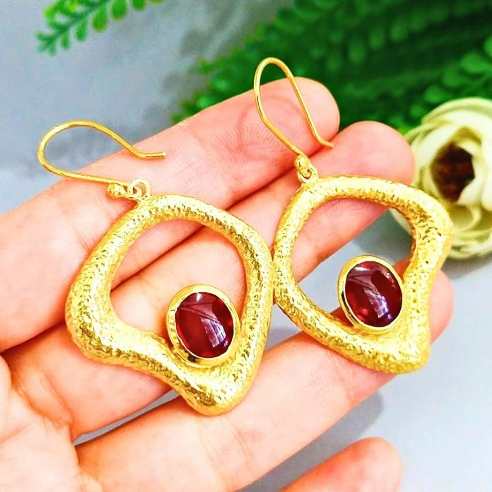 Garnet Stone Special Design Earrings - KP902