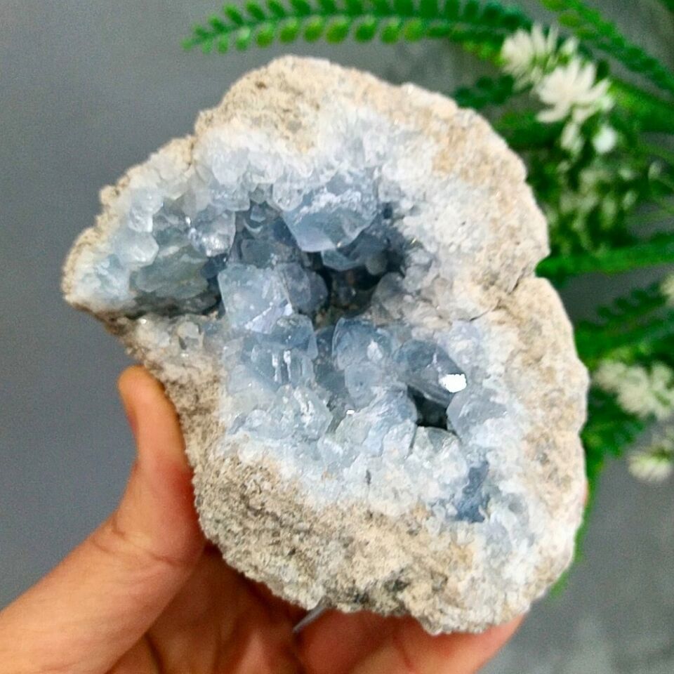 Celestite Stone Mass 700 gr