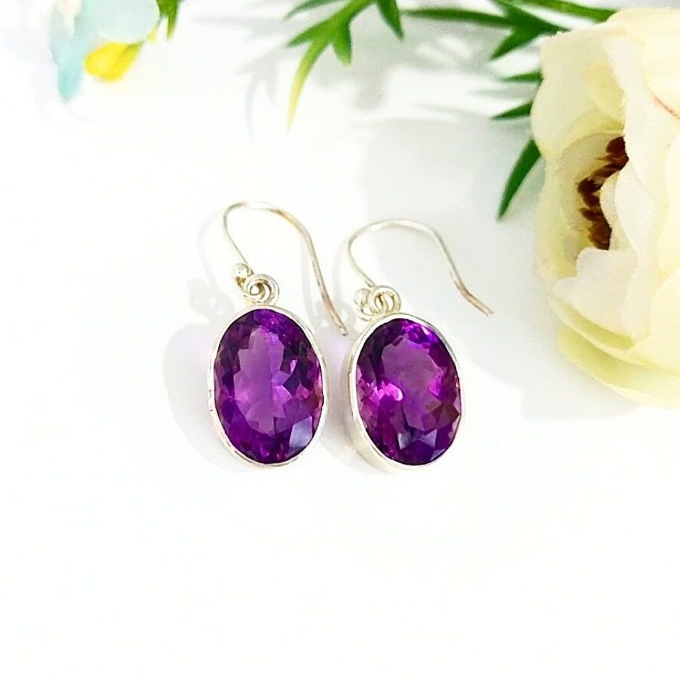 Amethyststein-Ohrringe mit besonderem Design